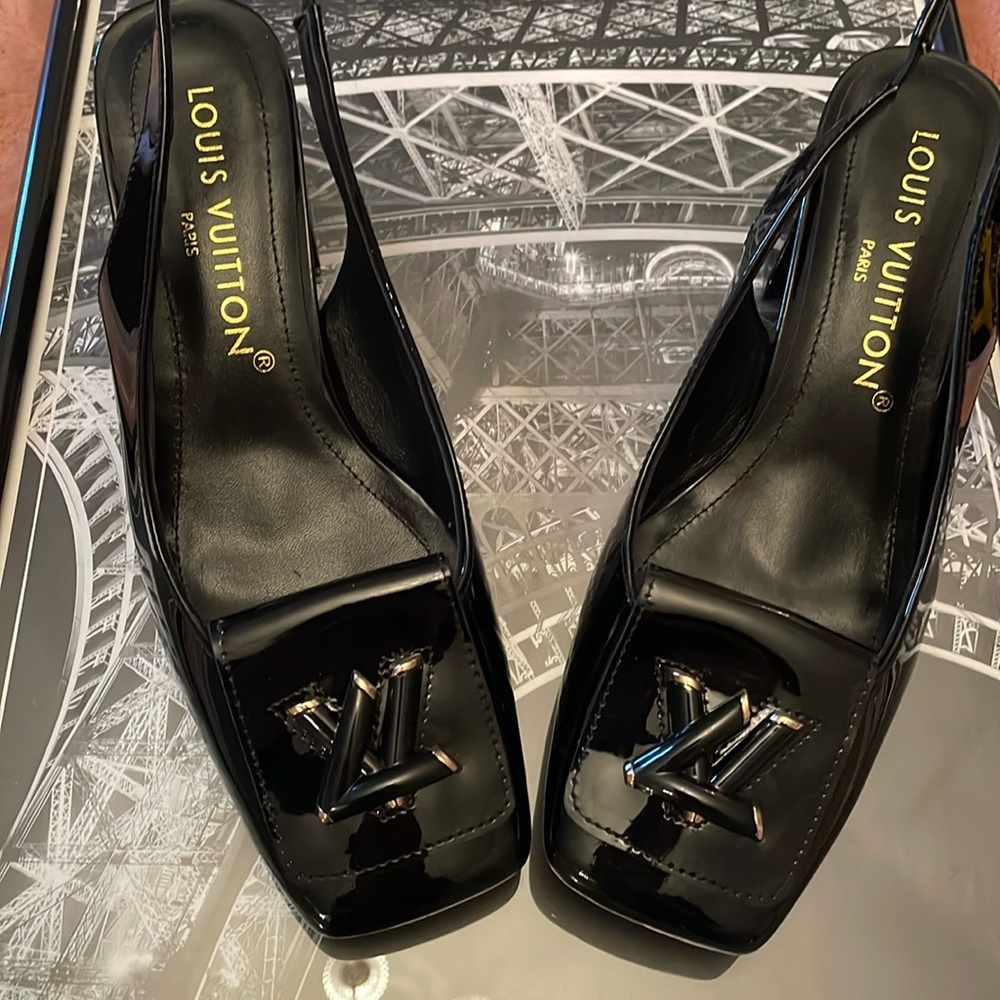 SOLD 
NWB black patent leather slingbacks shoes Sz 38 EU 8US